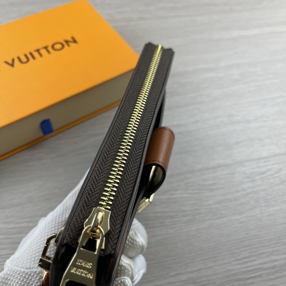 <AUTHENTIC>Louis Vuitton  wallet - Picture 7 of 7